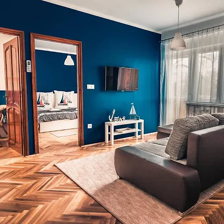 Siraly Apartment *